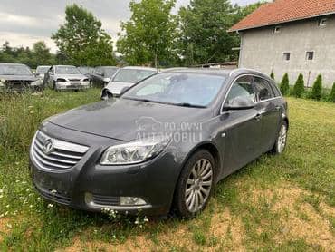 Opel Insignia -  kompletan auto u delovima