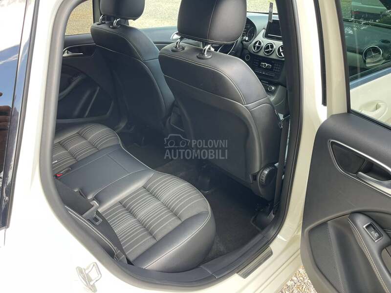 Mercedes Benz B 180 Matik//pano//CH
