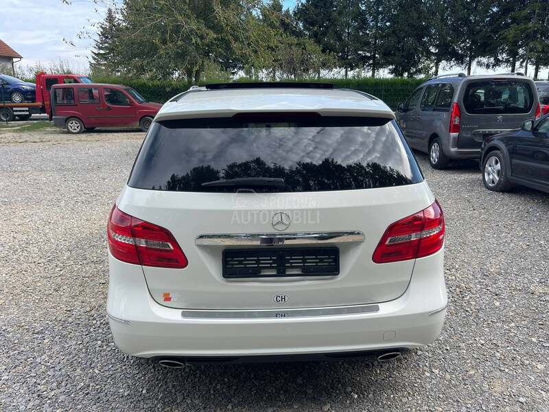 Mercedes Benz B 180 Matik//pano//CH