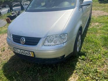 Volkswagen Touran -  kompletan auto u delovima