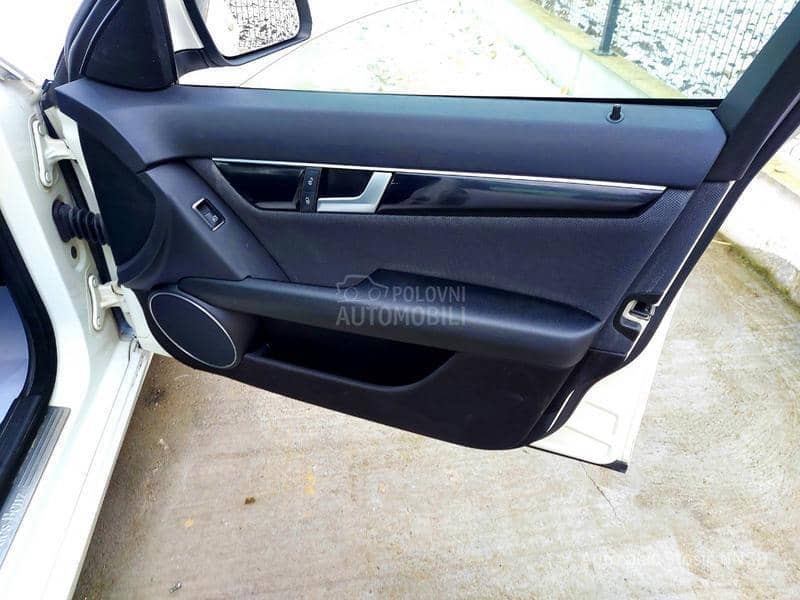 Mercedes Benz C 220 SNIZENO