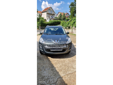 Peugeot 4007 -  kompletan auto u delovima