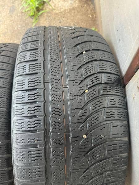 Nokian 225/45 R19 Zimska