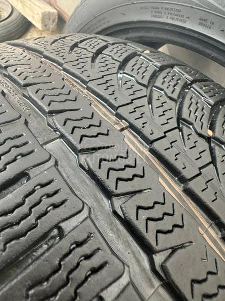 Nokian 225/45 R19 Zimska