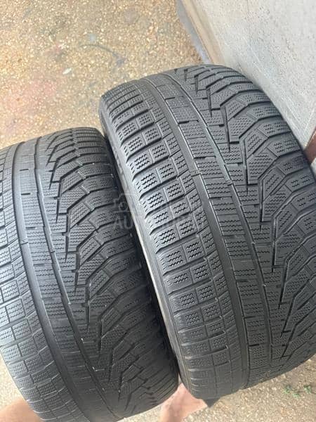 Hankook 255/45 R18 Zimska