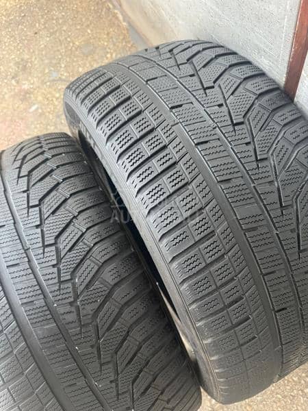 Hankook 255/45 R18 Zimska