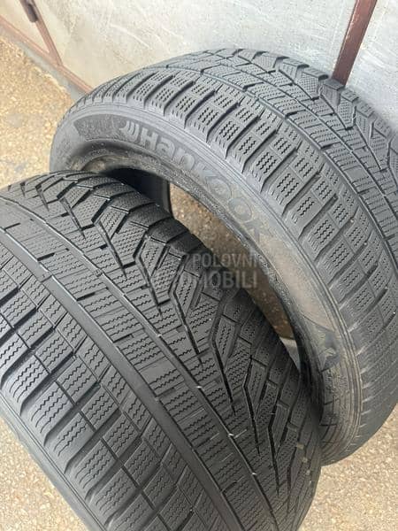 Hankook 255/45 R18 Zimska