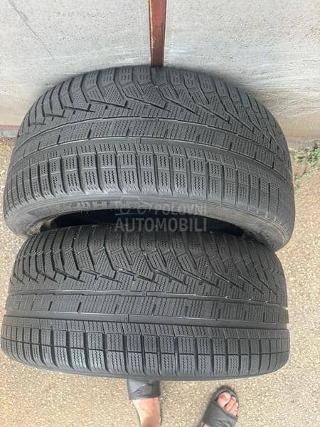 Hankook 255/45 R18 Zimska