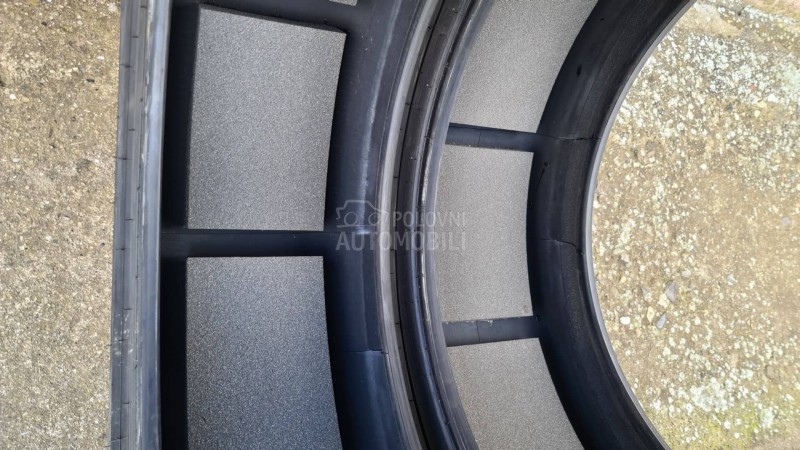 Pirelli 275/40 R22 Letnja