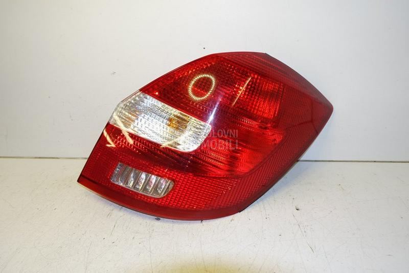 LEVI DESNI FAR - STOP SVETLO