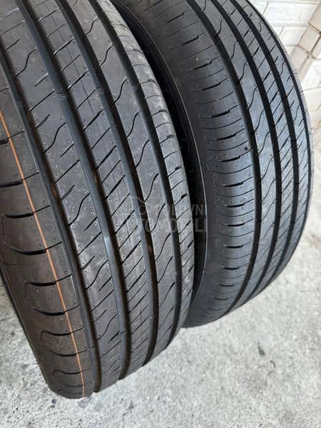 Goodyear 215/60 R17 Letnja