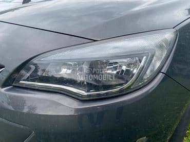 Far levi crni sa led dnevnom za Opel Astra J od 2009. do 2017. god.