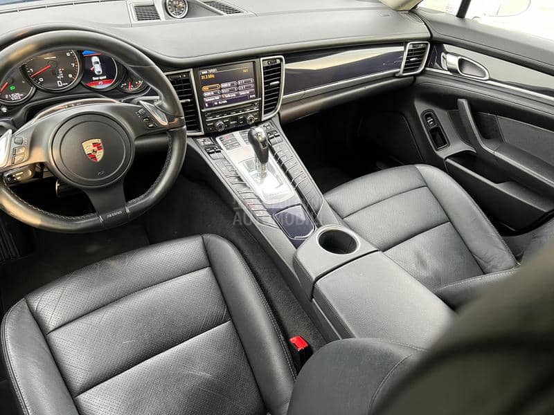 Porsche Panamera 4 / sport chrono /