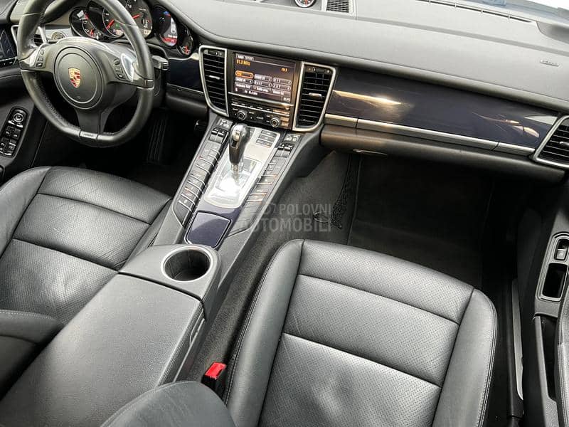 Porsche Panamera 4 / sport chrono /