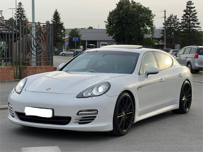 Porsche Panamera 4 / sport chrono /