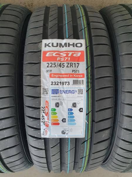 Kumho 225/45 R17 Letnja