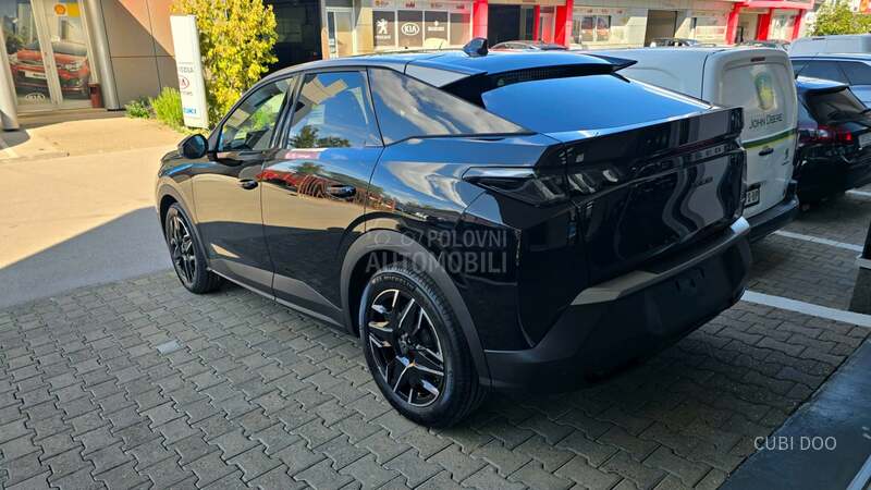 Peugeot 3008 1.2HY ALLURE 136 AT6