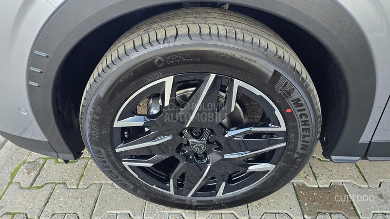 Peugeot 3008 1.2 BUSINESS 136 AT