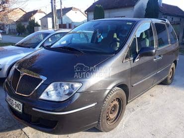 branik hauba krilo far za Lancia Phedra