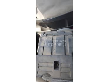 poklopac akumulatora za Fiat Stilo