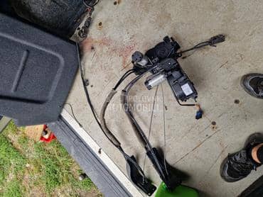 Motori i klizaci vrata za Peugeot 1007 od 2003. do 2016. god.