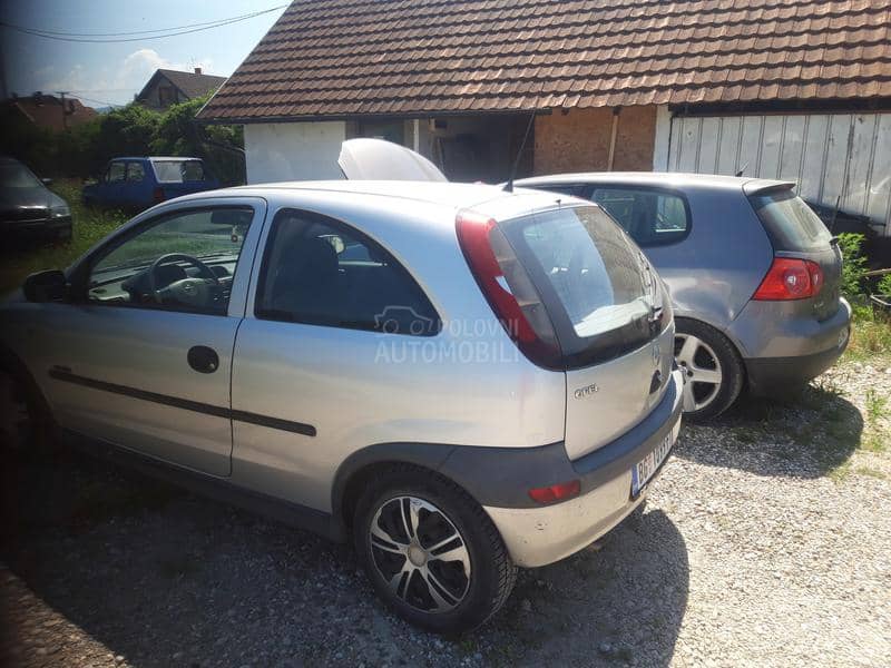 Opel Corsa C -  kompletan auto u delovima
