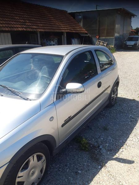 Opel Corsa C -  kompletan auto u delovima