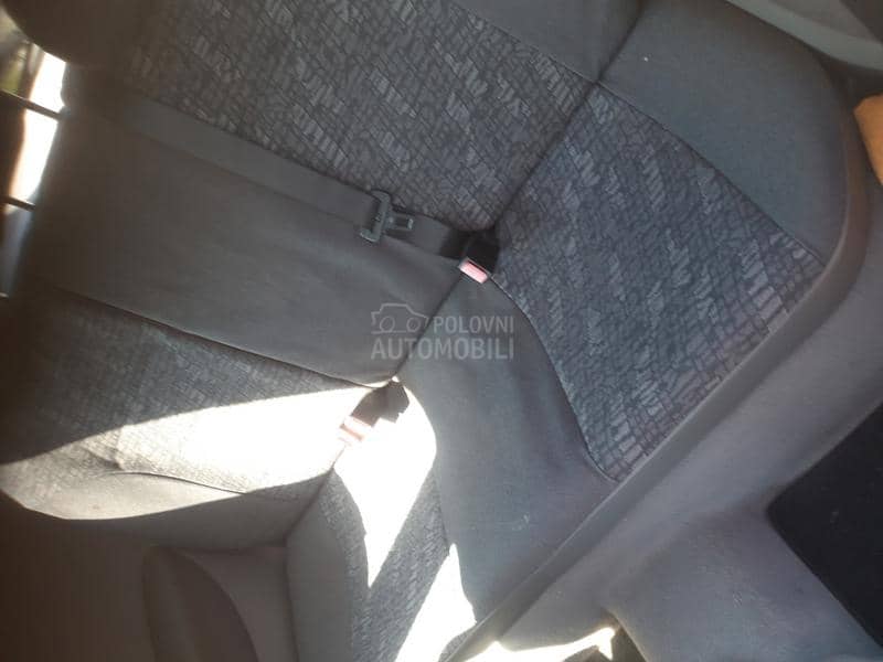 Opel Corsa C -  kompletan auto u delovima