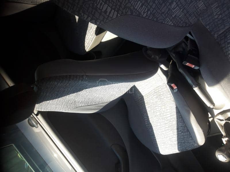 Opel Corsa C -  kompletan auto u delovima