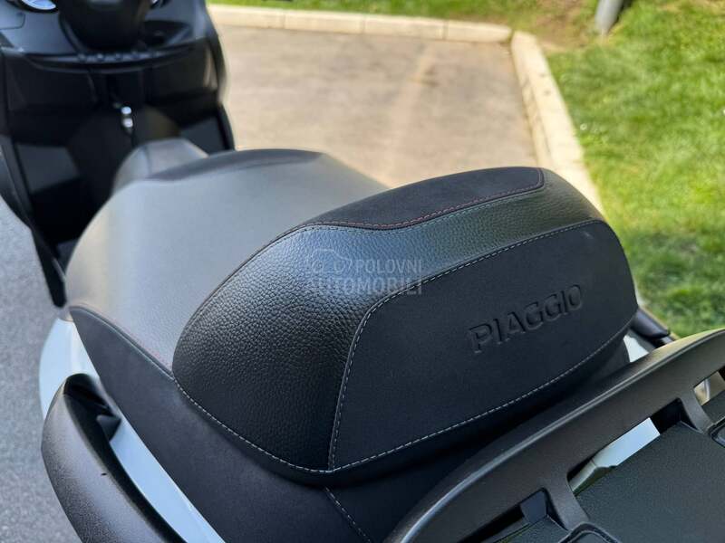 Piaggio MP3 sport touring 350