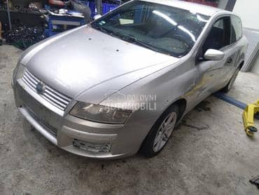 Fiat Stilo -  kompletan auto u delovima