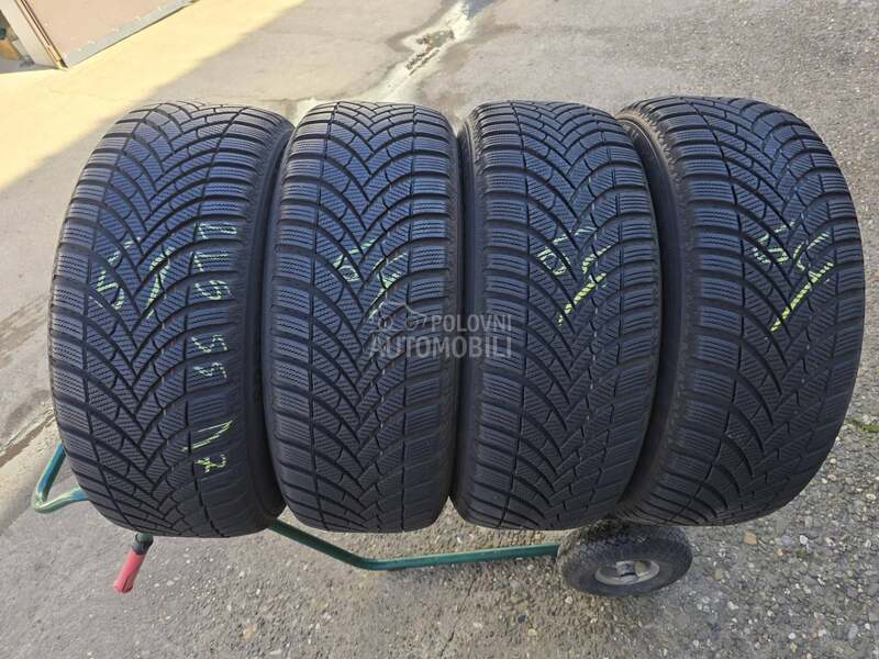 Semperit 225/55 R17 Zimska