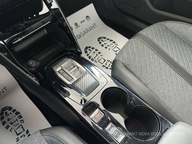 Peugeot 2008 Allure 1.2E 130 AT