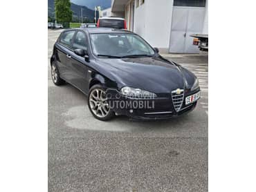 Desno krilo za Alfa Romeo 147