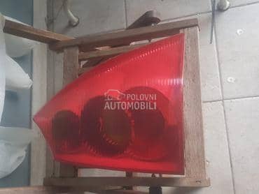 desna stop lampa za Peugeot 307 od 2001. do 2005. god.