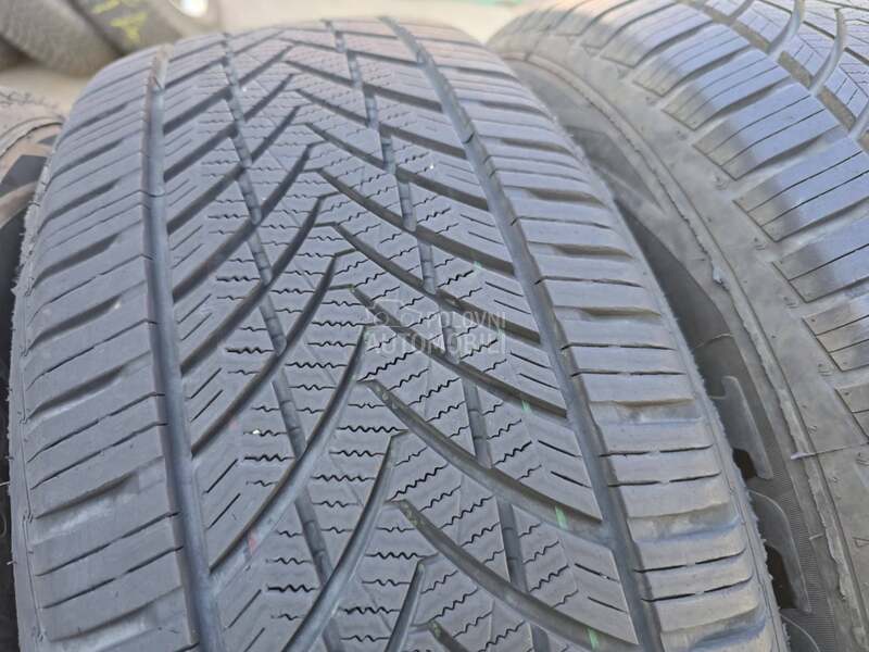 Tracmax 235/65 R17 Sve sezone
