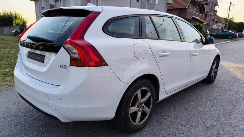 Volvo V60 BombonicaPrava