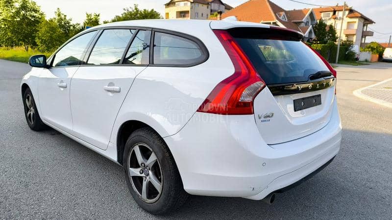 Volvo V60 BombonicaPrava