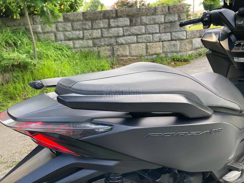 Honda forza 300