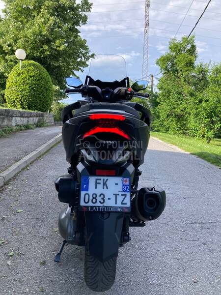 Honda forza 300