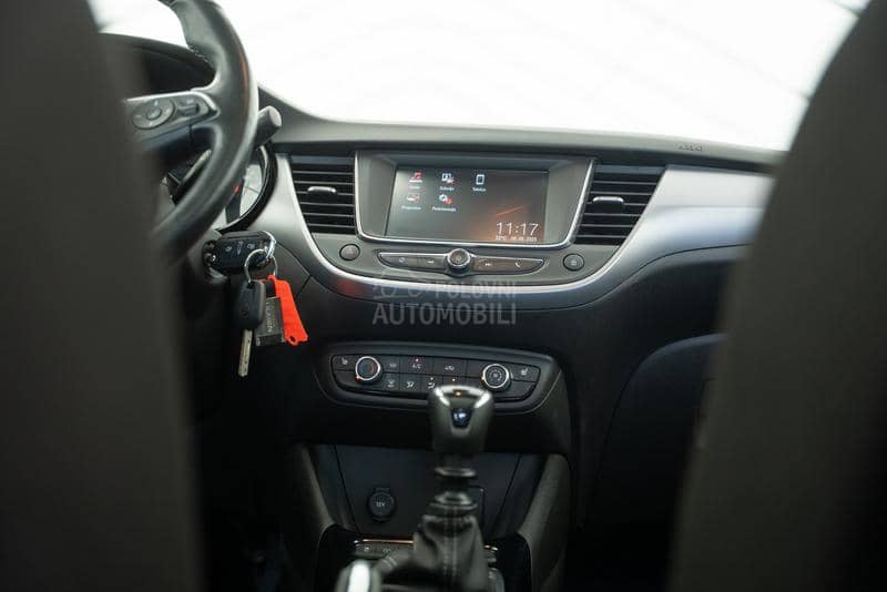 Opel Crossland X  Pano/kam/gr.s/131hp