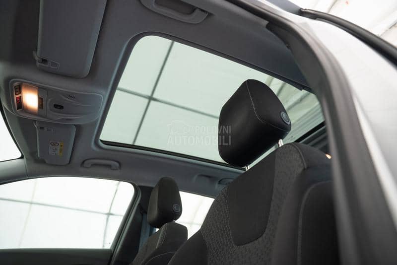Opel Crossland X  Pano/kam/gr.s/131hp