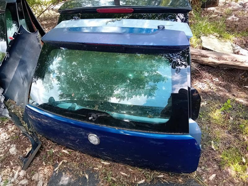 gepek vrata sa spojlerom