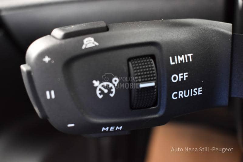 Peugeot 2008 1.2 Allure AT8