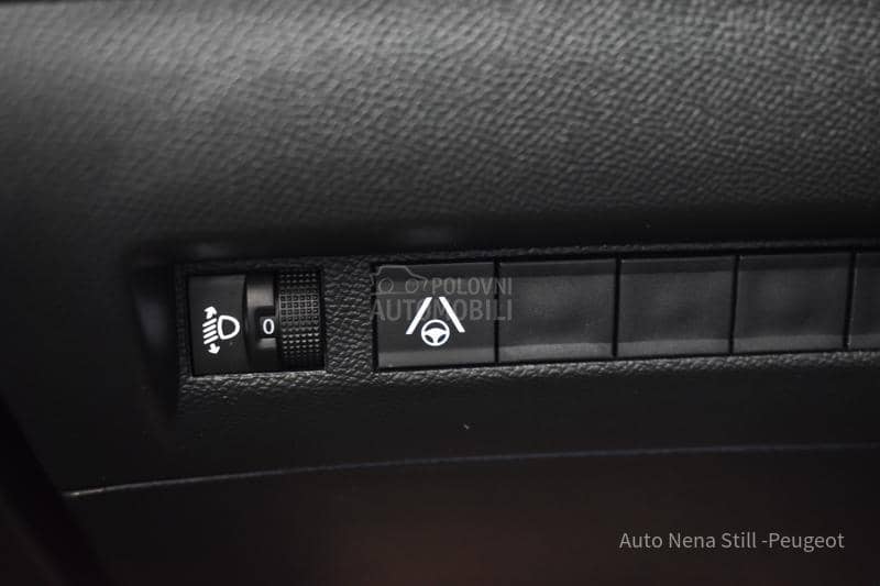 Peugeot 2008 1.2 Allure AT8