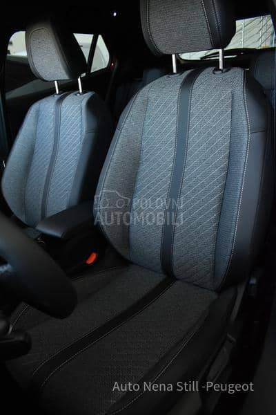 Peugeot 2008 1.2 Allure AT8