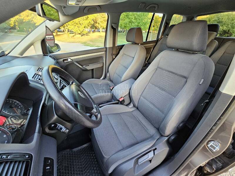 Volkswagen Touran 7 s e d   D S G