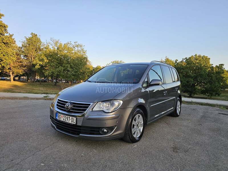 Volkswagen Touran 7 s e d   D S G
