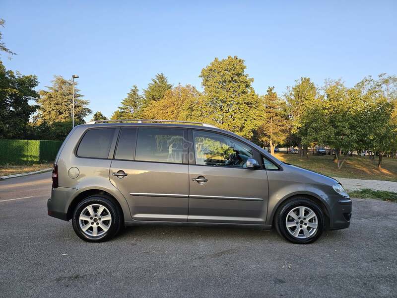 Volkswagen Touran 7 s e d   D S G