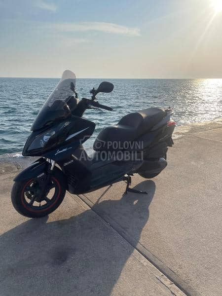 Kymco Downtown 300i ABS